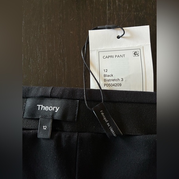❤️NWT Theory Black Stretch Capri Pant Size 12 $215 - Picture 9 of 9